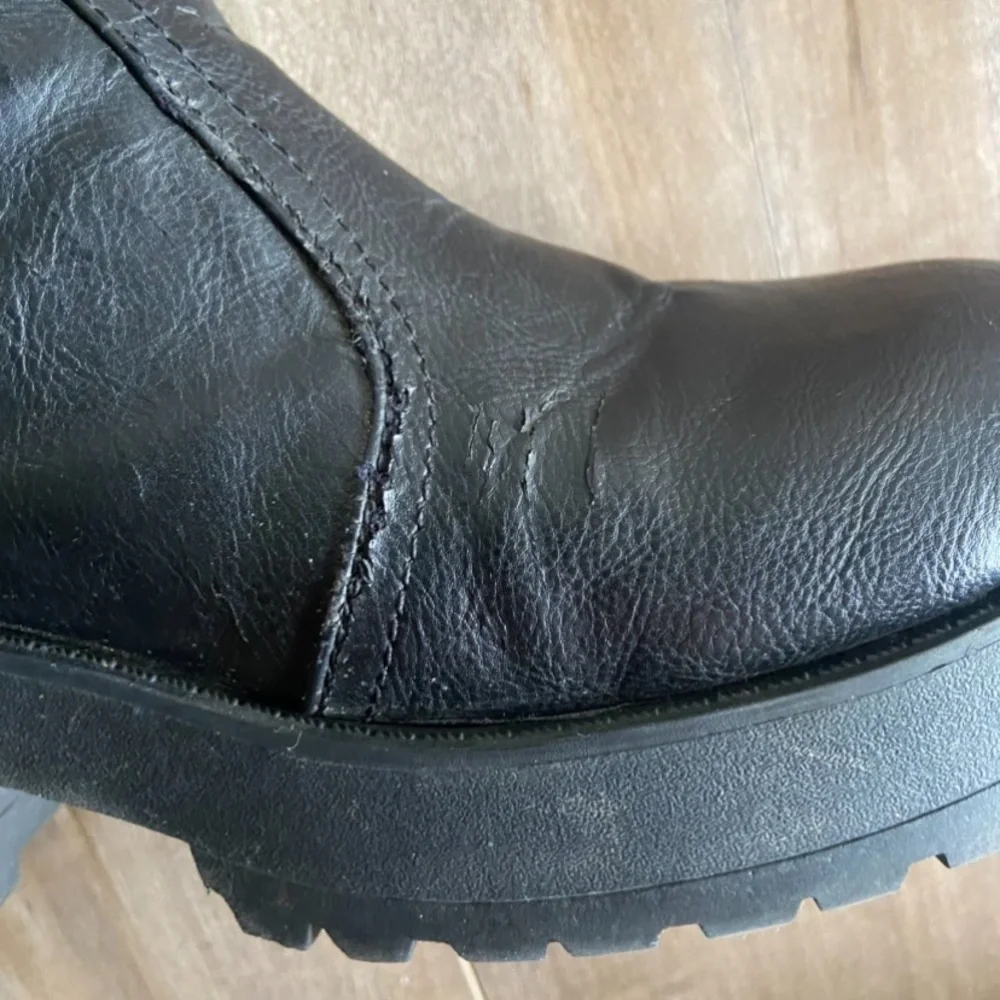 Steve Madden 'Eber' Chelsea Chunky Y2K Platform Boots in Black